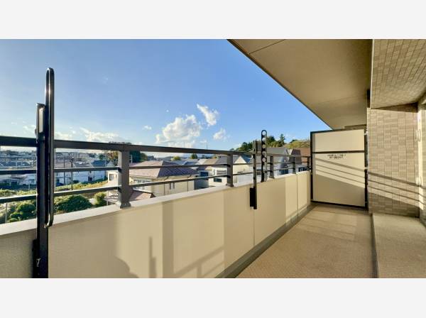 神奈川県鎌倉市小袋谷２丁目のマンション