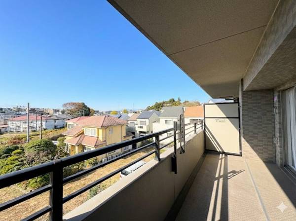 神奈川県鎌倉市小袋谷２丁目のマンション