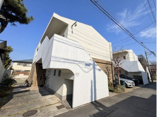 神奈川県藤沢市鵠沼松が岡３丁目のマンション