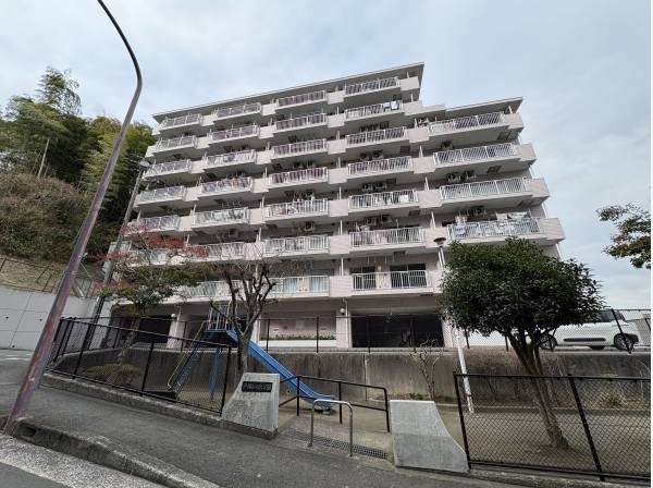 神奈川県鎌倉市岡本１丁目のマンション