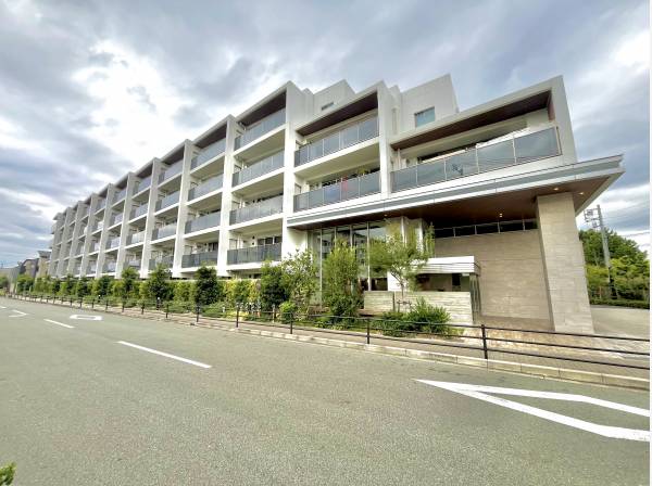 神奈川県藤沢市辻堂西海岸２丁目のマンション