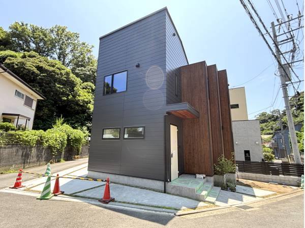 グリーンビューを愉しむ『葉山デザイナーズハウスプロジェクト』