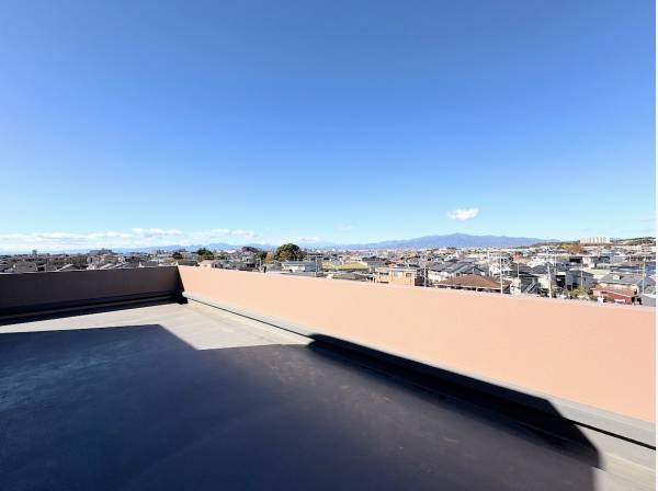 神奈川県茅ヶ崎市小和田２丁目のマンション