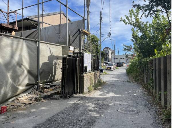 鎌倉らしい小道の先。