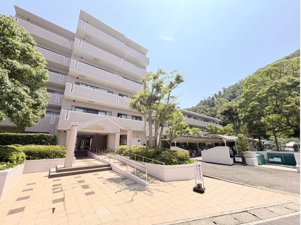 神奈川県三浦郡葉山町長柄のマンション