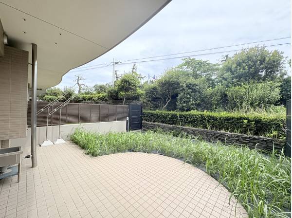 神奈川県藤沢市鵠沼海岸４丁目のマンション