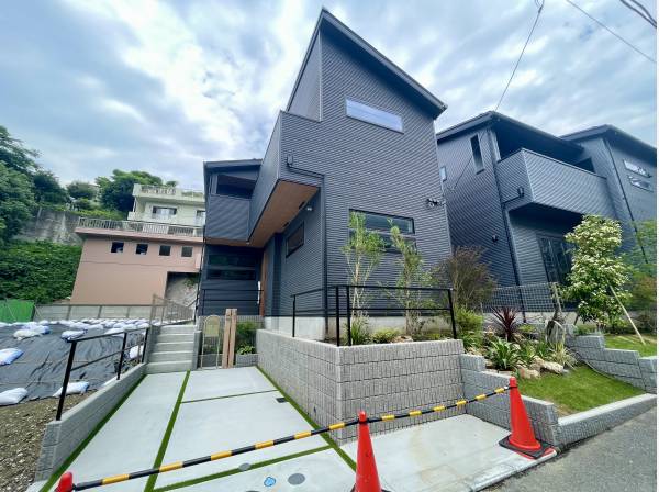 神奈川県鎌倉市極楽寺１丁目の新築戸建
