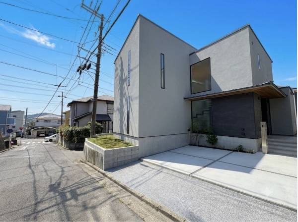 神奈川県三浦郡葉山町長柄の新築戸建