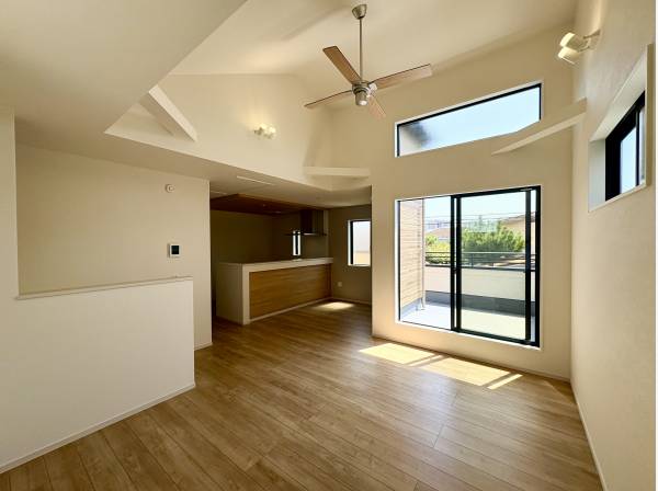 神奈川県藤沢市片瀬海岸３丁目の新築戸建