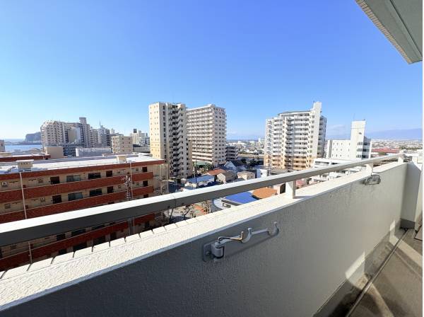 神奈川県藤沢市片瀬海岸１丁目のマンション