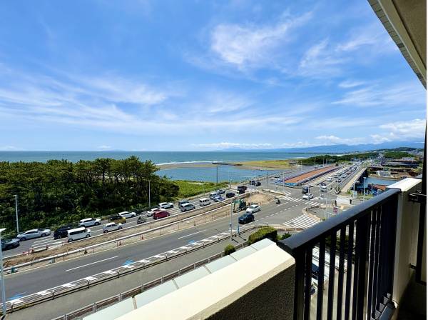 神奈川県平塚市虹ケ浜のマンション