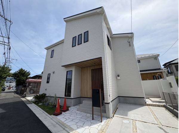神奈川県藤沢市辻堂６丁目の新築戸建