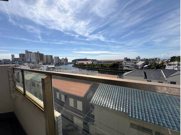 神奈川県藤沢市片瀬海岸１丁目のマンション