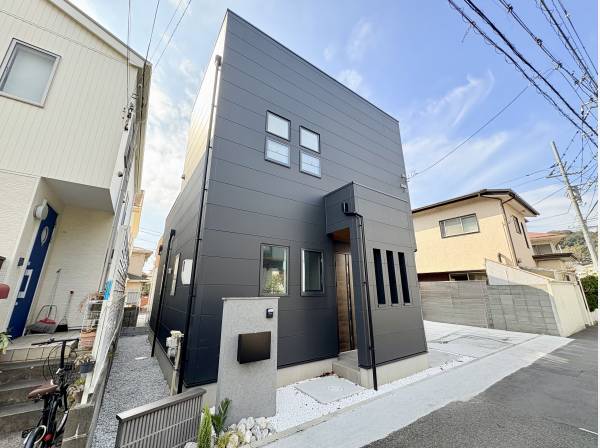 神奈川県逗子市新宿３丁目の新築戸建