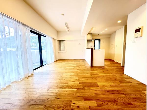 神奈川県三浦郡葉山町長柄のマンション