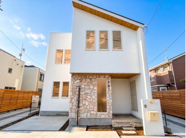 神奈川県藤沢市本鵠沼４丁目の新築戸建
