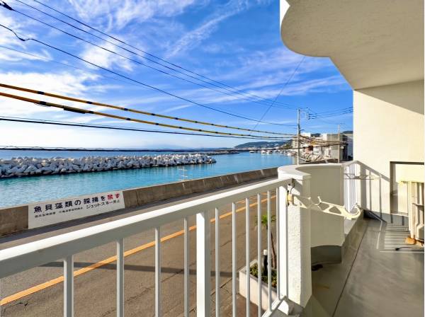 神奈川県横須賀市佐島３丁目のマンション
