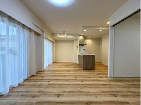 神奈川県藤沢市片瀬海岸３丁目のマンション