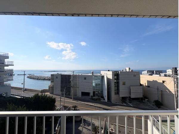 神奈川県横須賀市佐島３丁目のマンション