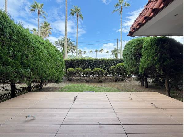 神奈川県逗子市小坪５丁目のマンション
