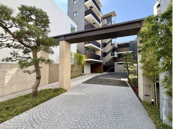 神奈川県藤沢市鵠沼海岸３丁目のマンション