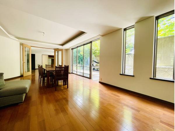 神奈川県鎌倉市稲村ガ崎4丁目 / 中古戸建 / 2億5,000万円【東宝ハウス  