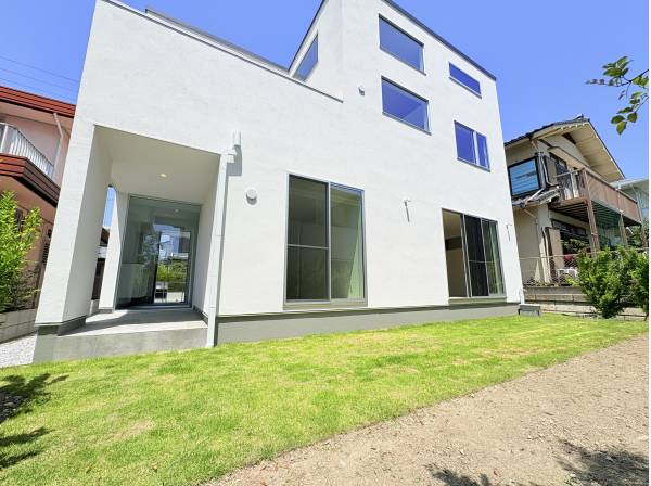 神奈川県藤沢市片瀬山３丁目の新築戸建