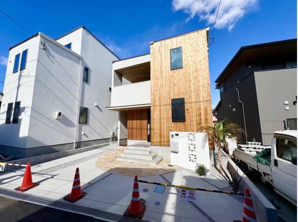 神奈川県茅ヶ崎市浜竹４丁目の新築戸建