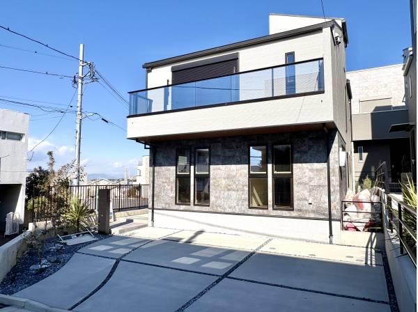 神奈川県藤沢市片瀬山１丁目の新築戸建