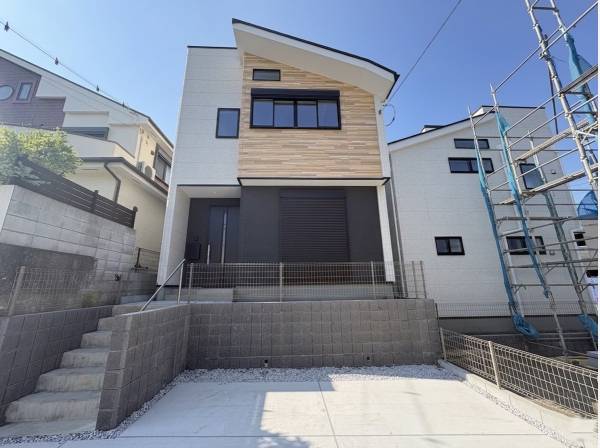 神奈川県茅ヶ崎市平和町の新築戸建