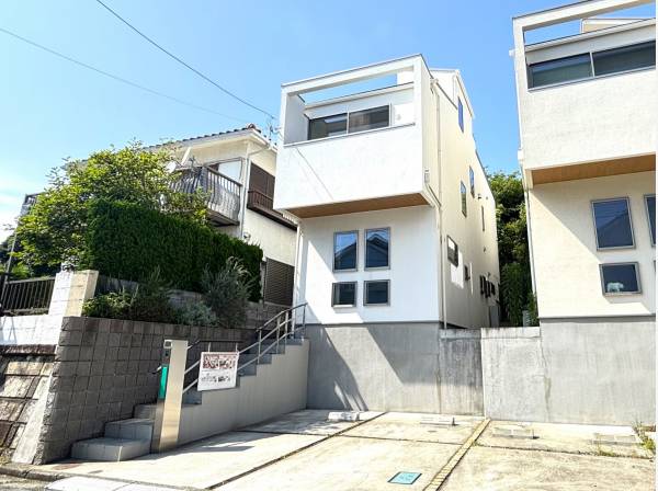 神奈川県鎌倉市七里ガ浜２丁目の中古戸建
