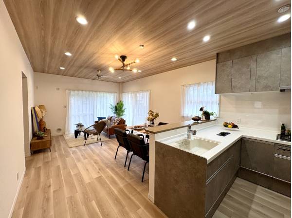 神奈川県藤沢市鵠沼松が岡４丁目の中古戸建