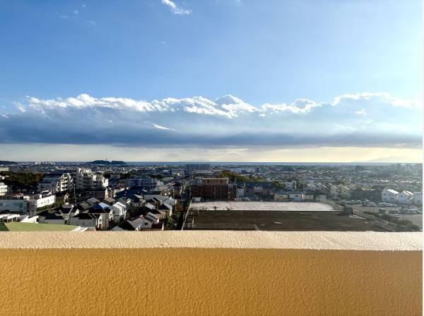 神奈川県藤沢市稲荷１丁目のマンション