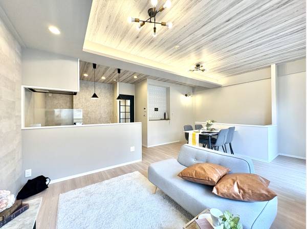 神奈川県逗子市新宿２丁目のマンション