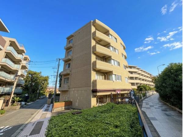 神奈川県藤沢市鵠沼海岸２丁目のマンション