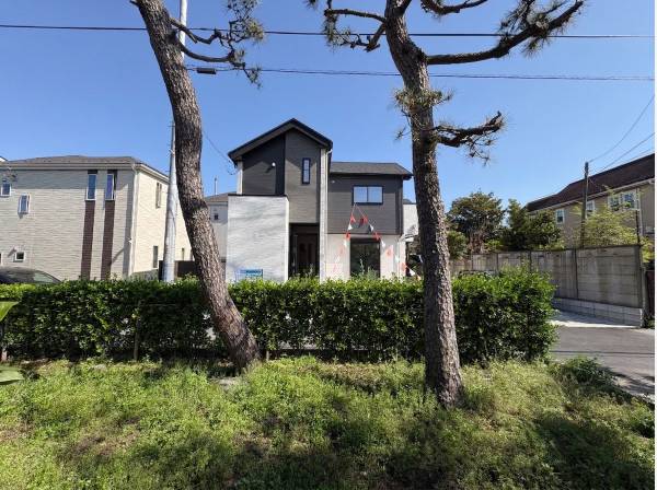 神奈川県藤沢市鵠沼松が岡３丁目の新築戸建