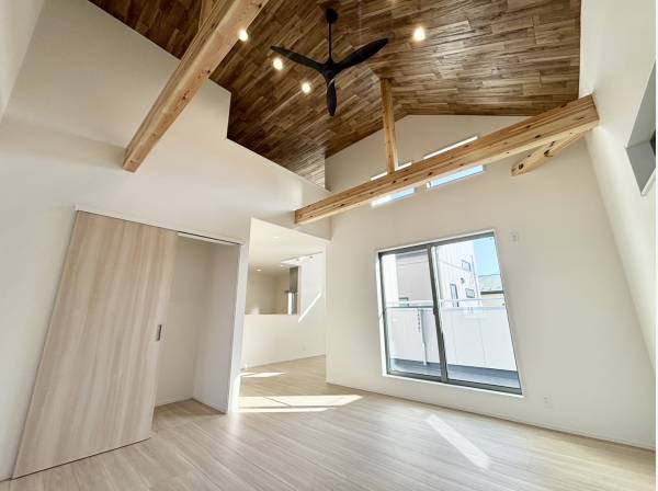 神奈川県茅ヶ崎市小和田１丁目の新築戸建