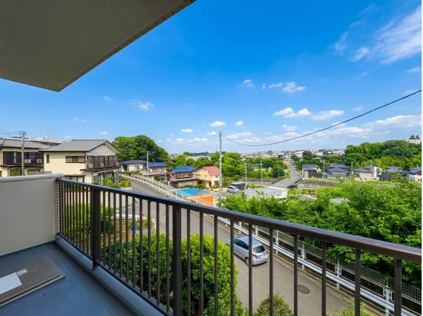 神奈川県藤沢市円行１丁目のマンション