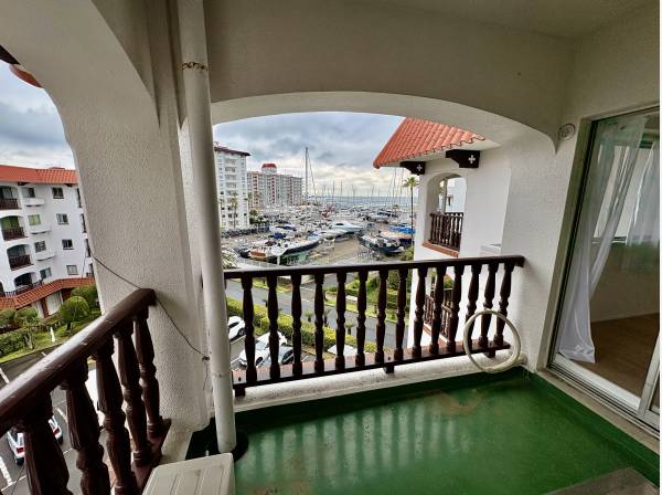 神奈川県逗子市小坪５丁目のマンション