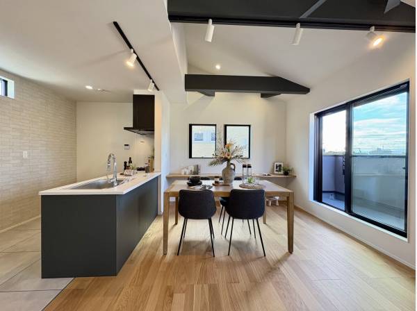 神奈川県茅ヶ崎市浜竹４丁目の新築戸建