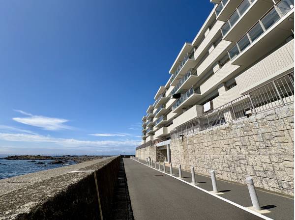 神奈川県三浦郡葉山町一色のマンション