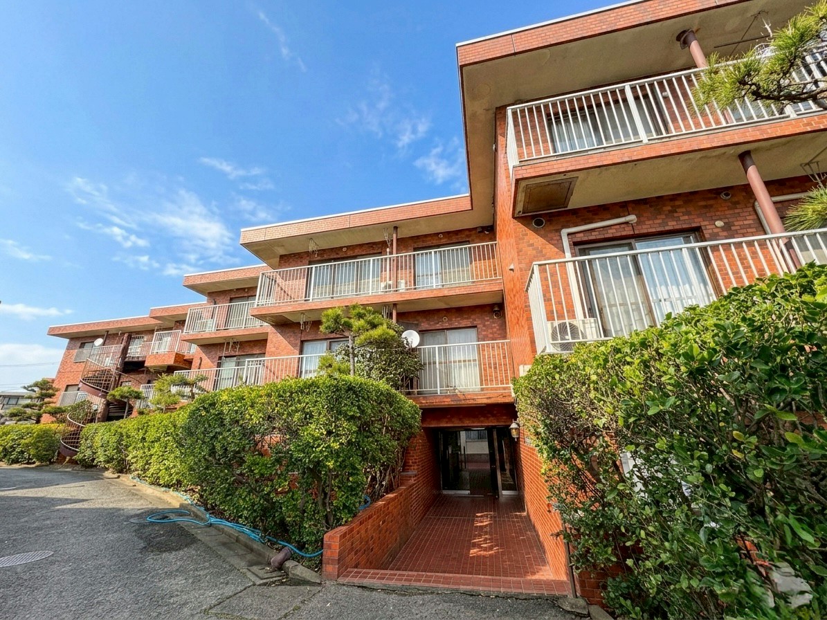 apartment 由比ガ浜４丁目