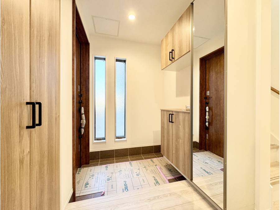 優しい色合いの玄関スペース