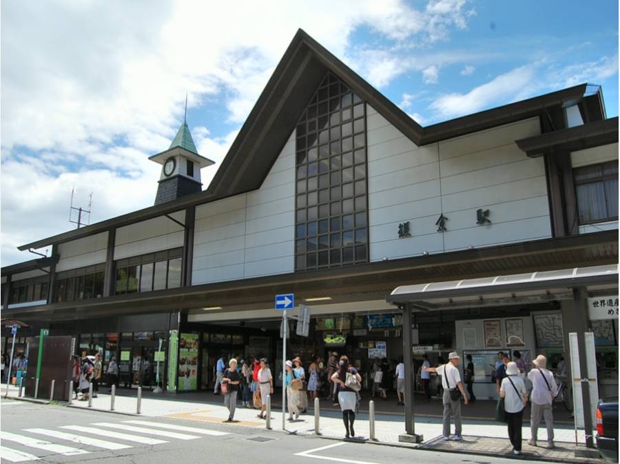 JR横須賀線『鎌倉』駅よりバス8分『緑ヶ丘』停　徒歩7分