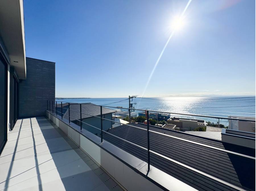 リビング続きのバルコニーからもこの眺望が…。