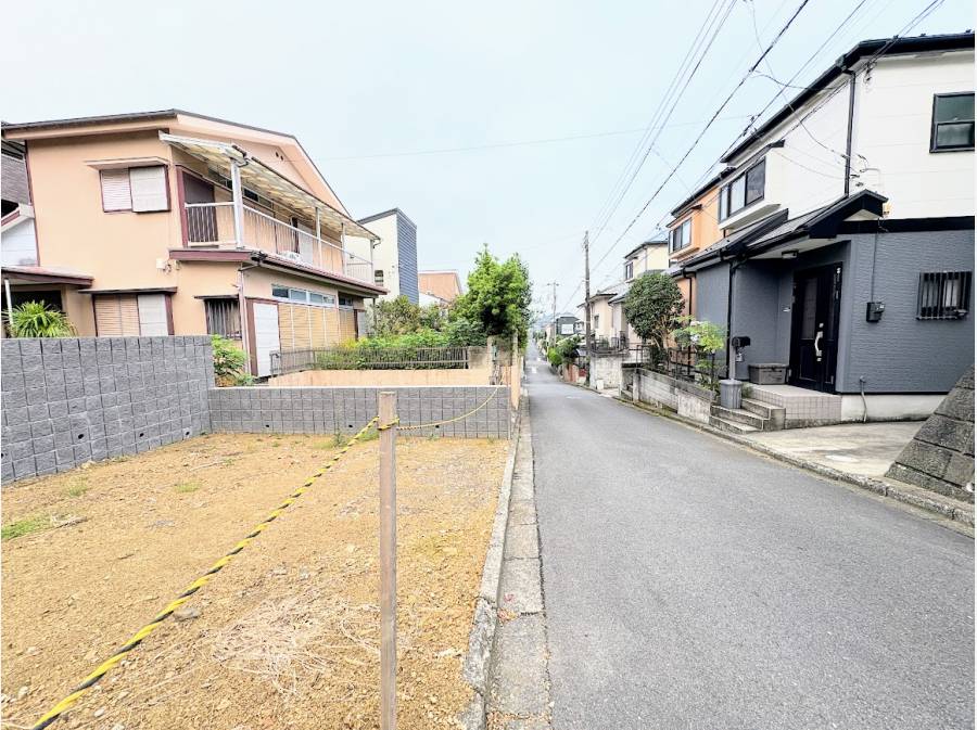 前面道路も幅4mあり、アクセスもスムーズです
