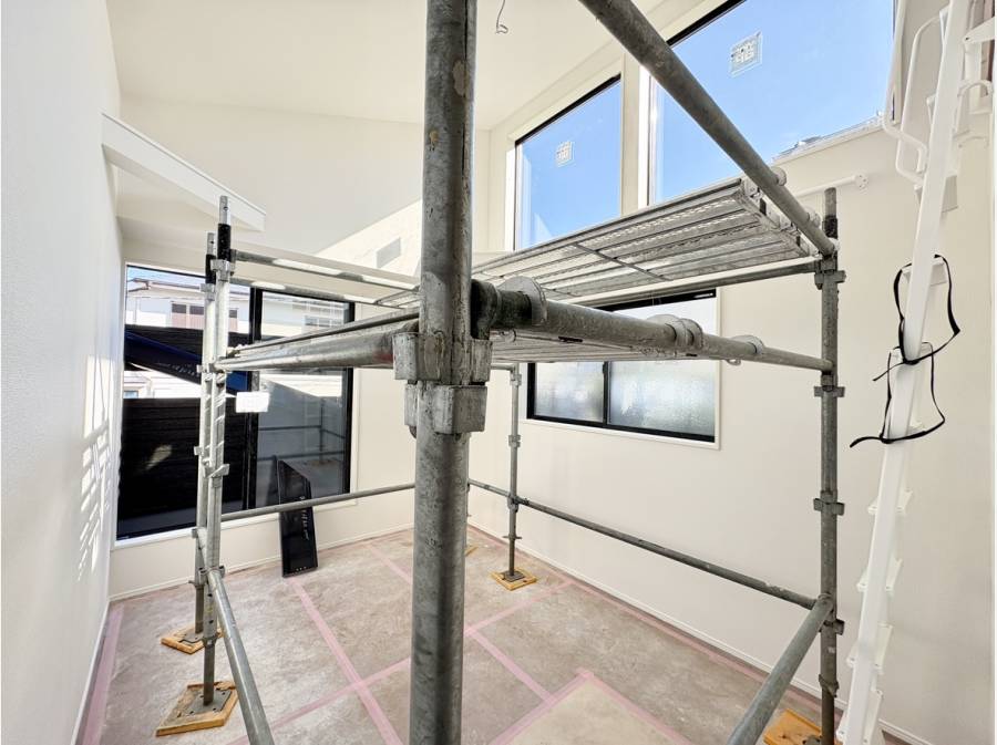 南東向きのお部屋。大きな窓から陽が差し込みます