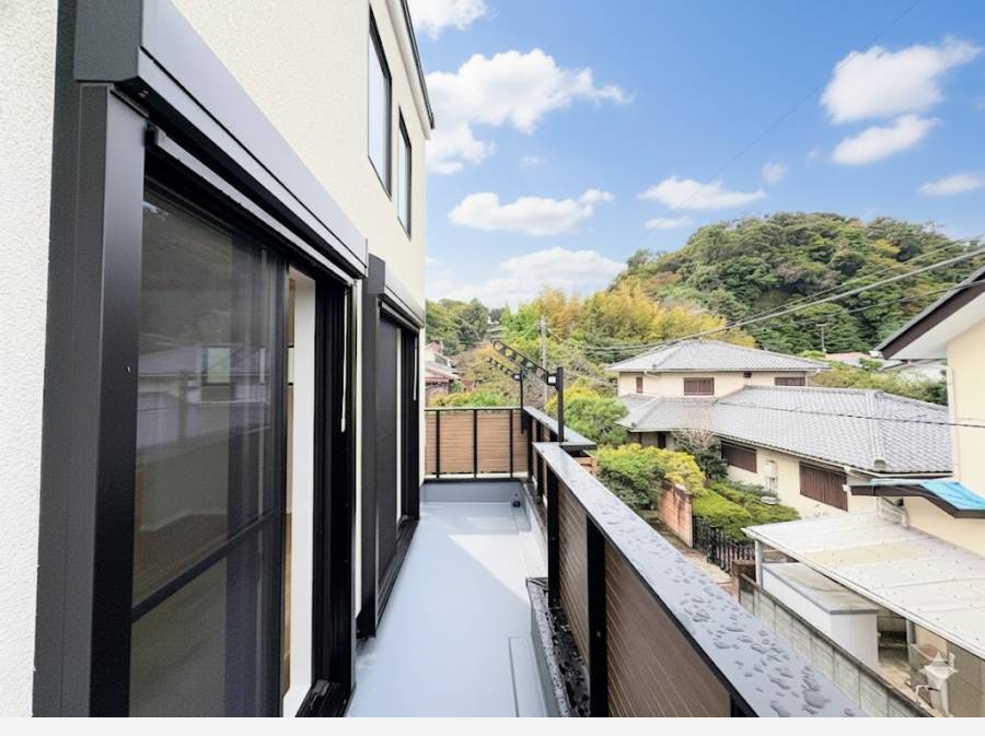 日当たりの良い南向きバルコニー