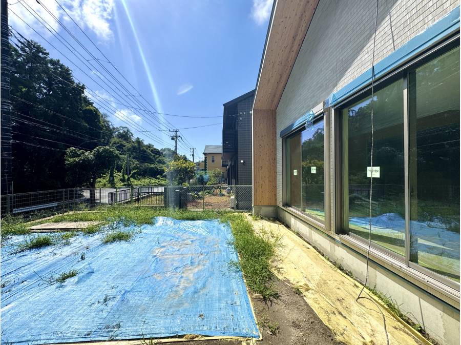 リビングからつながる広いお庭を楽しめます