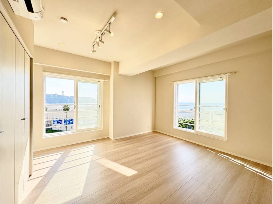 居室からも江ノ島と海が見えました!